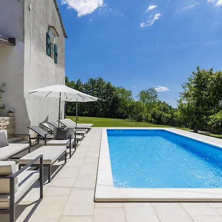Сasa de vacaciones Marija - Roj422 By Interhome Žminj