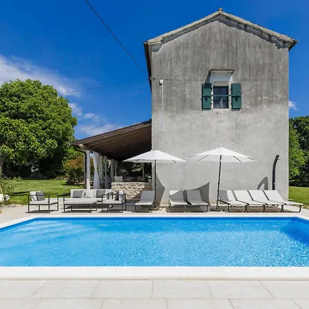 Marija - Roj422 By Interhome *