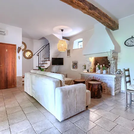 Marija - Roj422 By Interhome *