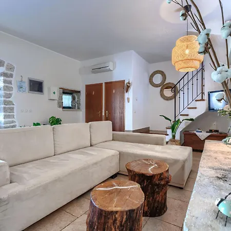 Marija - Roj422 By Interhome *